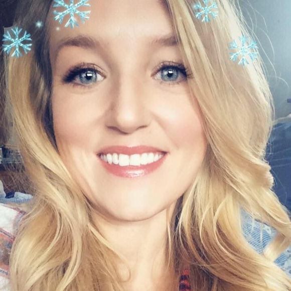 Meet your Posher, Kristen - Picture 1 of 1